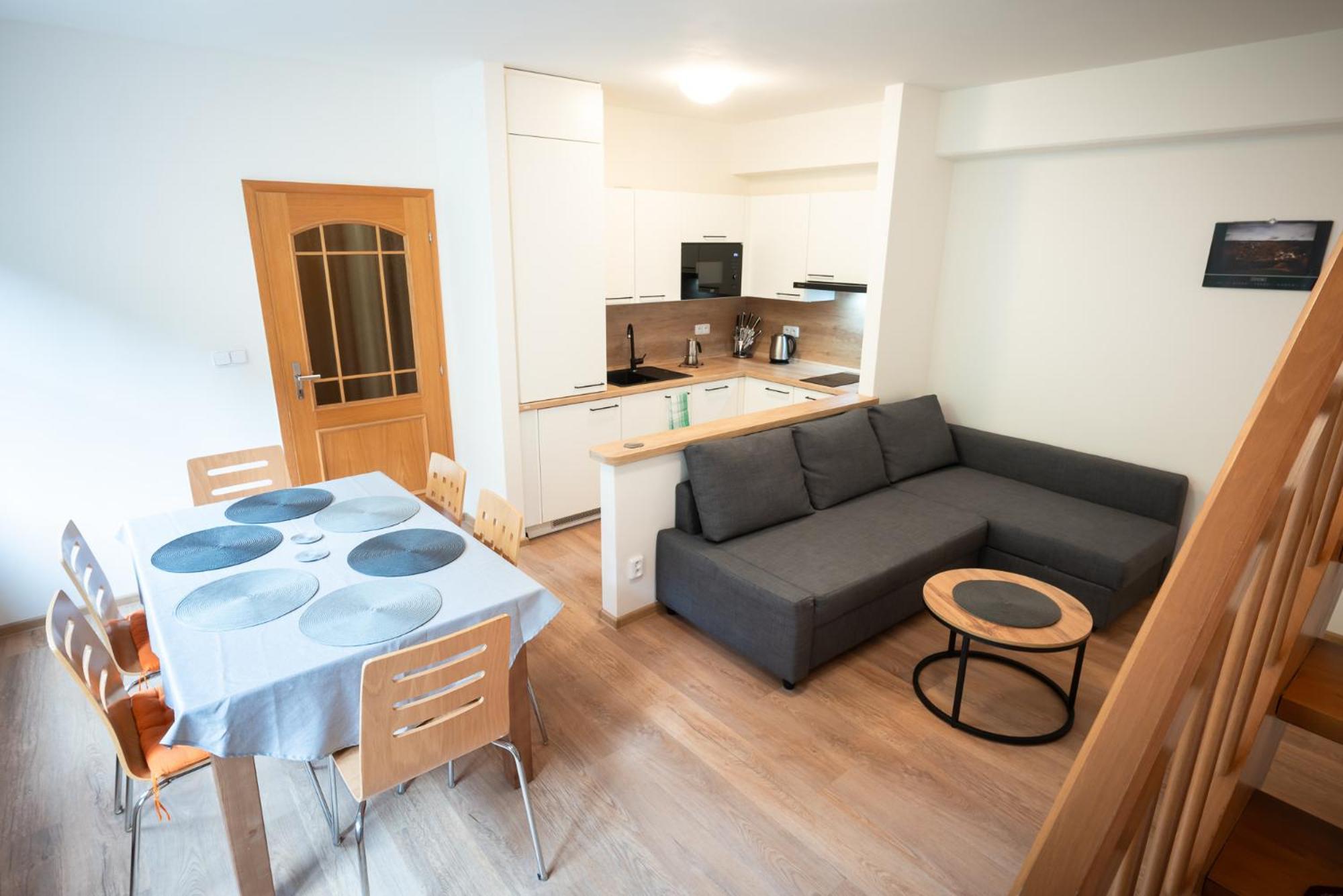 Apartman U Lanovky ยาคีมอฟ ภายนอก รูปภาพ